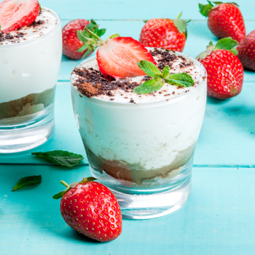 Strawberry and custard cream pots