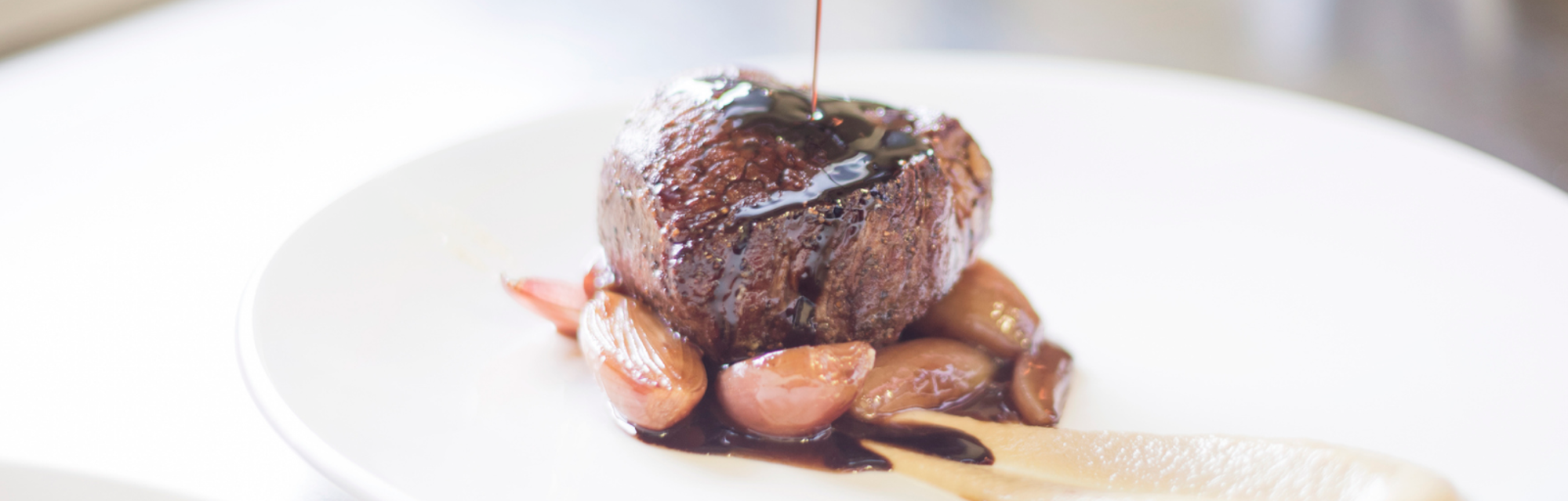 Shallot and red wine steak sauce