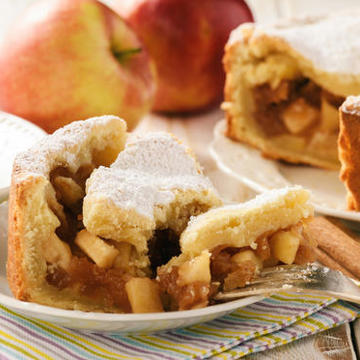 Traditional apple pie