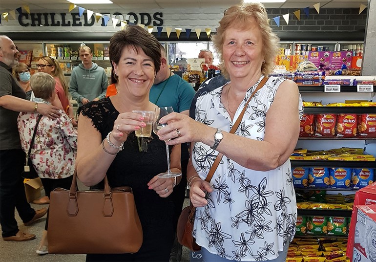 Newly revamped Storrington service station raises £500 for Memory Café Celebration drinks in-store