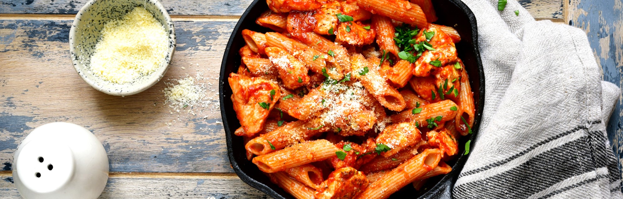 Chicken, tomato and mozzarella pasta