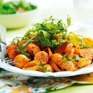 How to make a Quorn Sausage, Roast Pepper & Rocket Salad