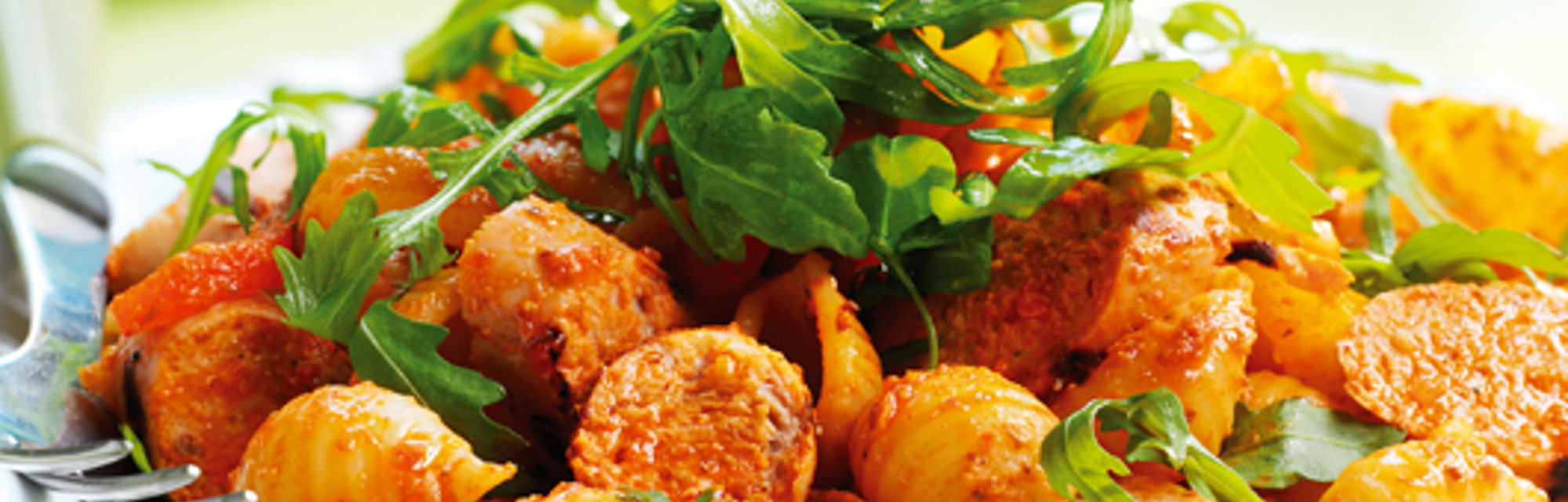 How to make a Quorn Sausage, Roast Pepper & Rocket Salad