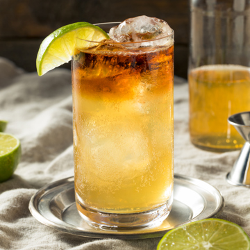 Rum and ginger cocktail