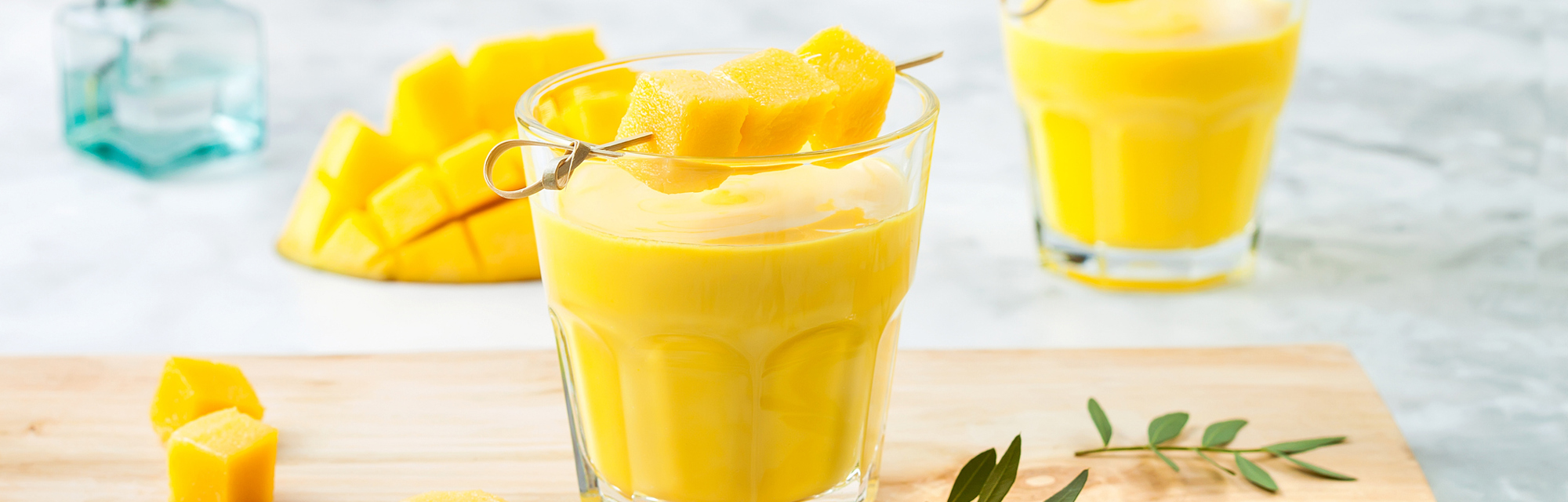 Mango and pineapple smoothie