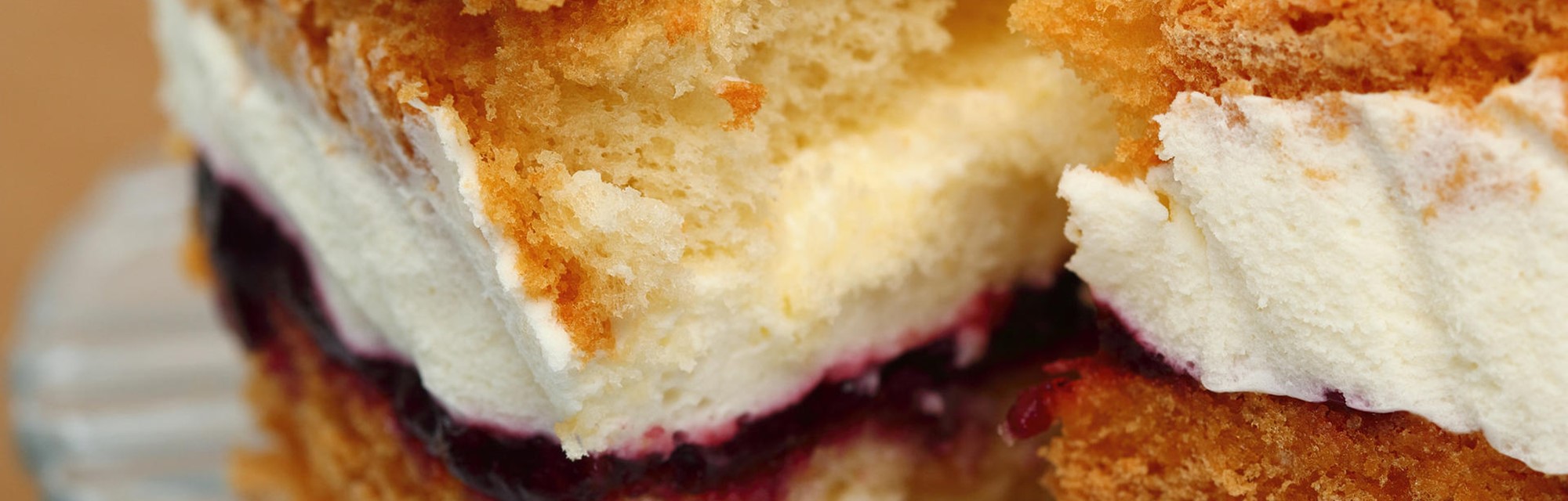 Classic Raspberry Sponge Cake Recipe